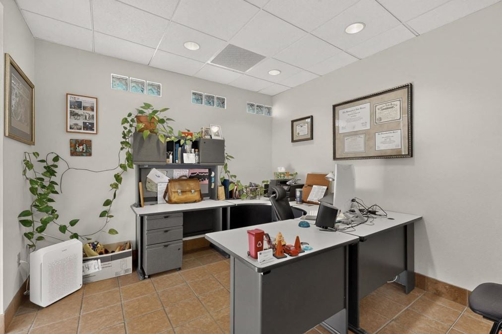 Free-Standing 2,908 SF Office with Montaño Frontage & 16 Spaces