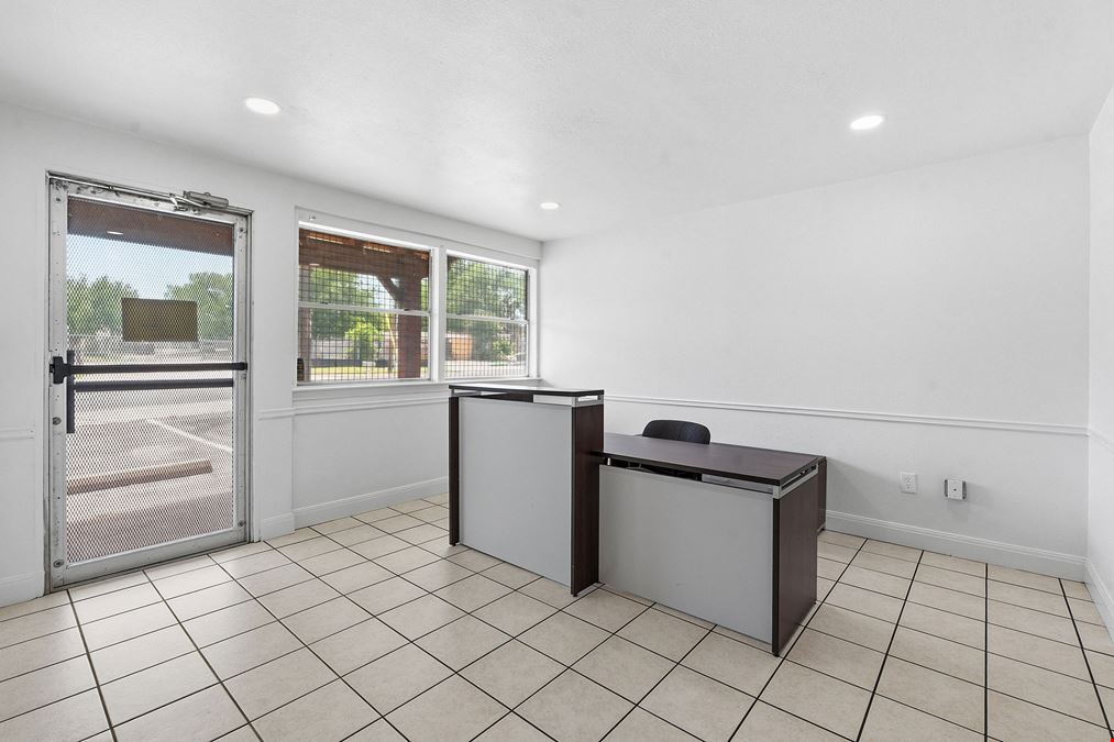 1120 E 52nd St