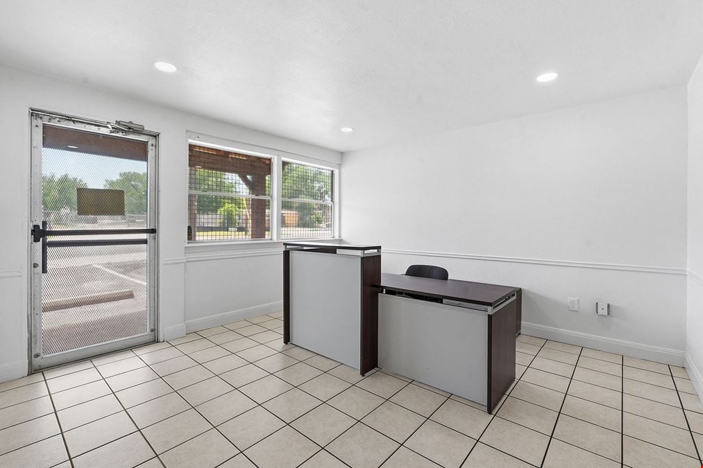 1120 E 52nd St