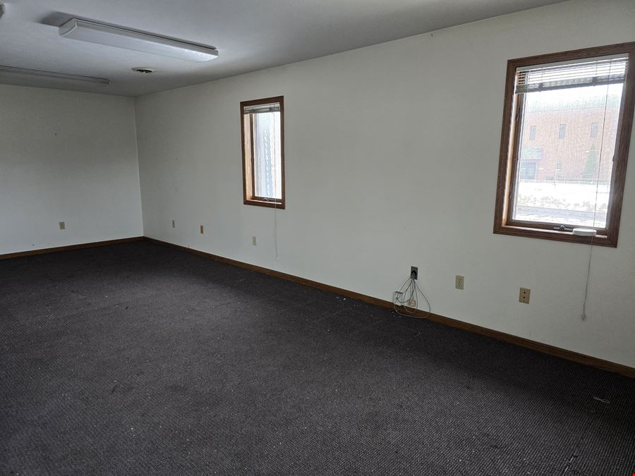 122 East Tuscarawas Avenue