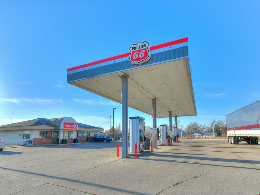 Iowa Gas Station - 1115 IA Hwy. 141