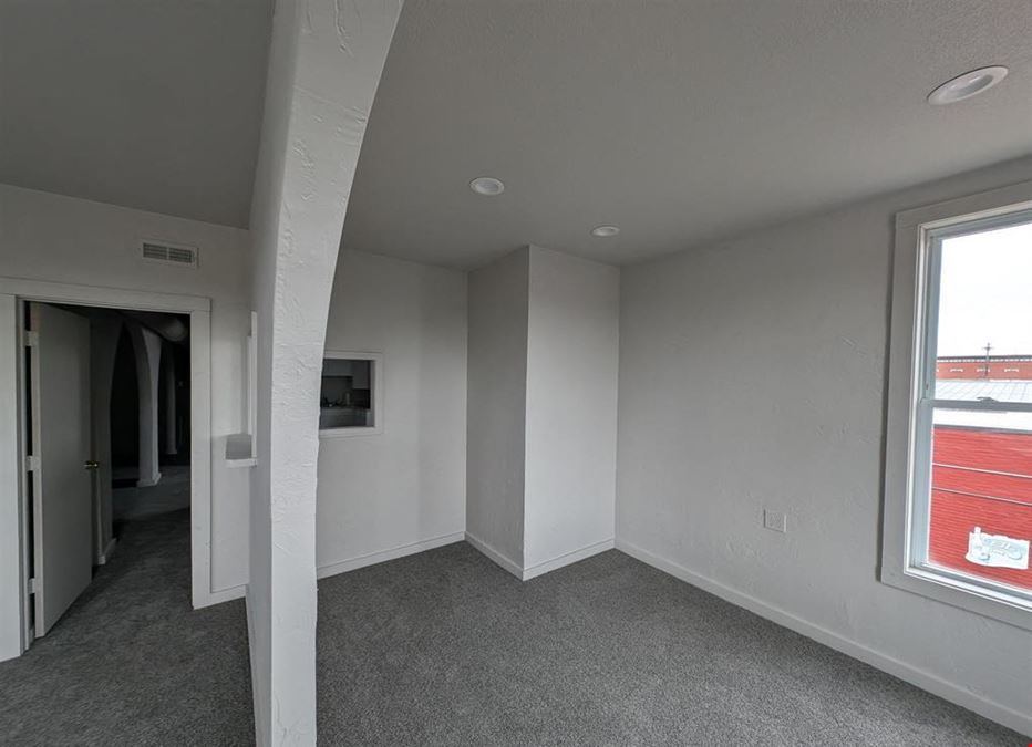 154 E Elm