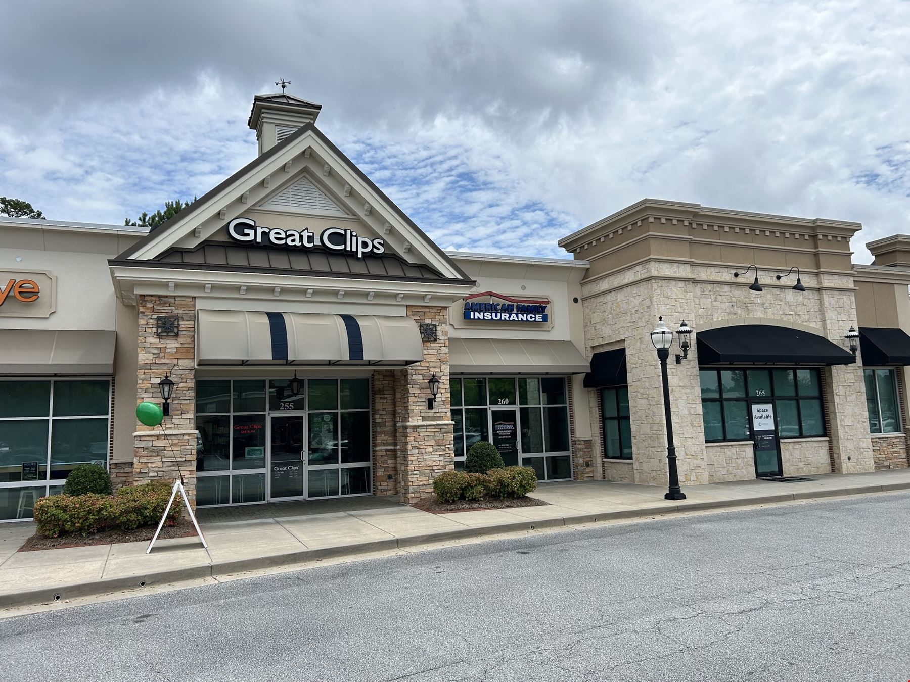 Royal Lakes Marketplace