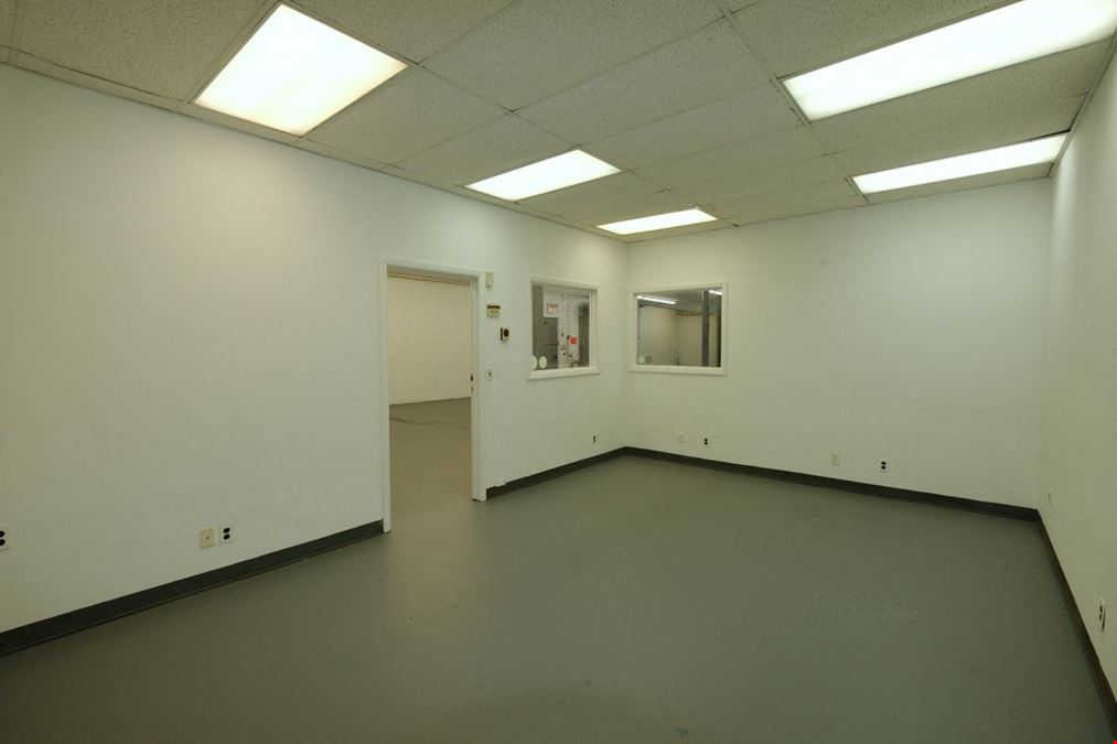 30 W Price St