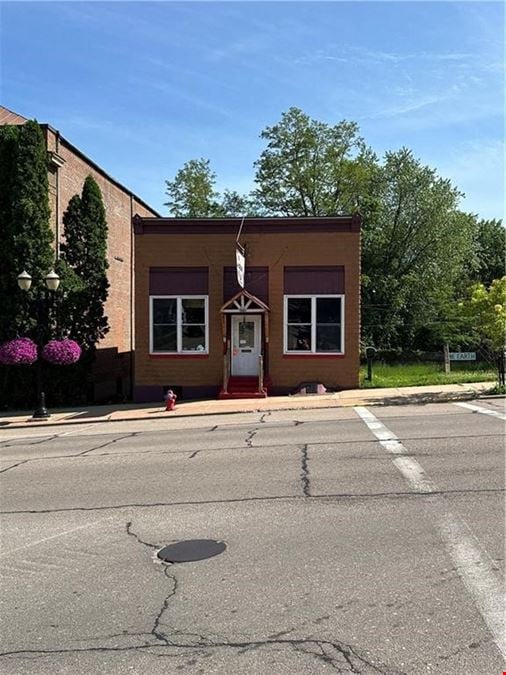 320 Main St