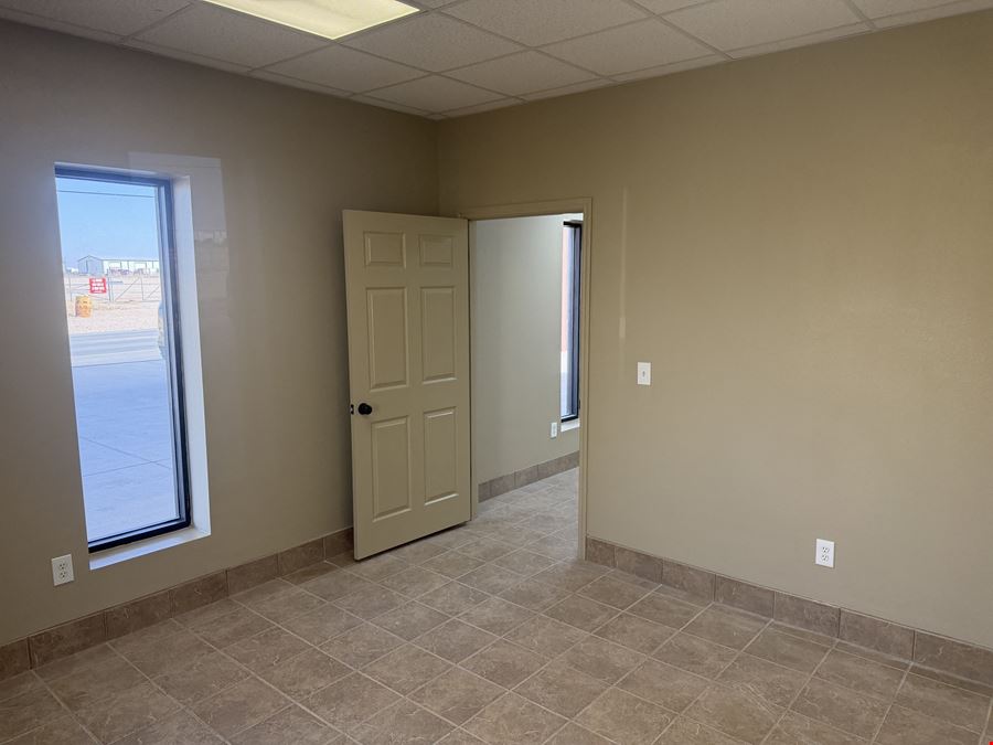 Small Versatile Office/Warehouse on 1 Acre