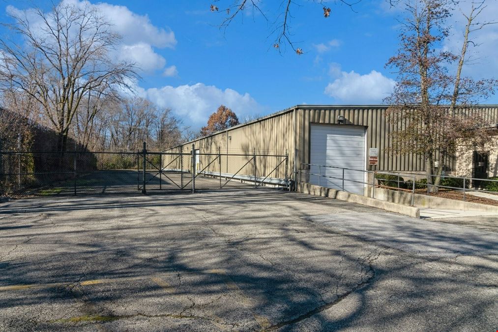 9,990 - 32,960 SF for Lease/Sale | 1700 Landmark Road, Aurora, IL