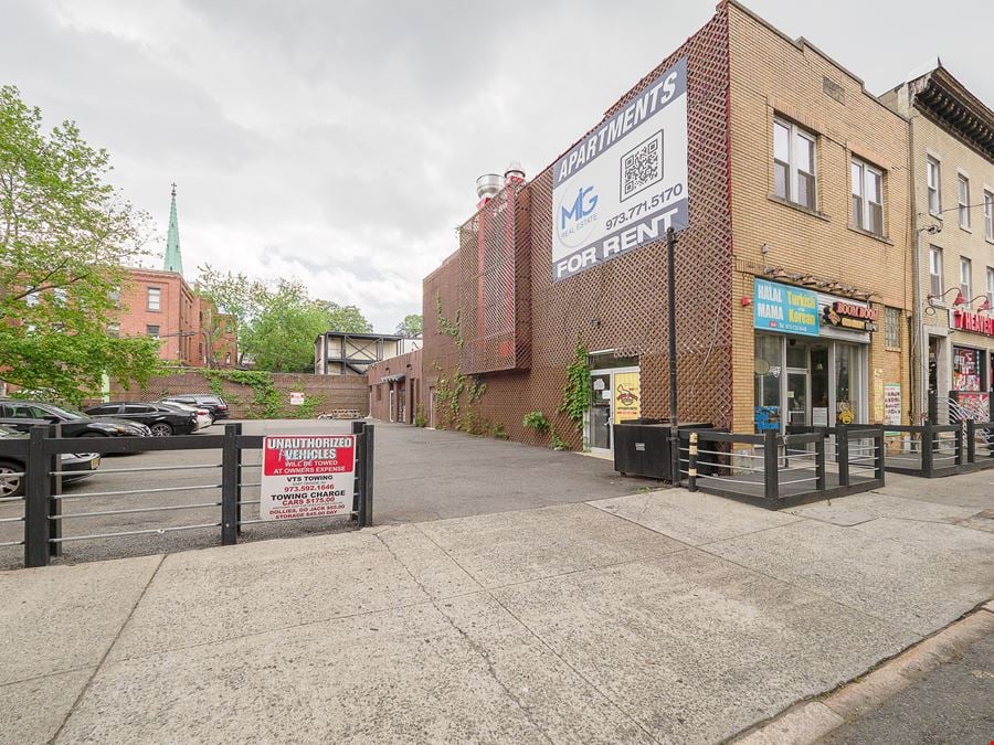 160 University Ave