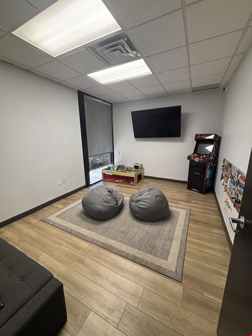 7840 Roswell Road, Unit 475