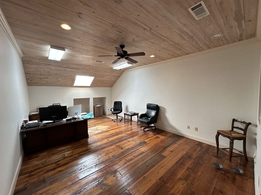 Upscale Office Suite - Gluckstadt, MS