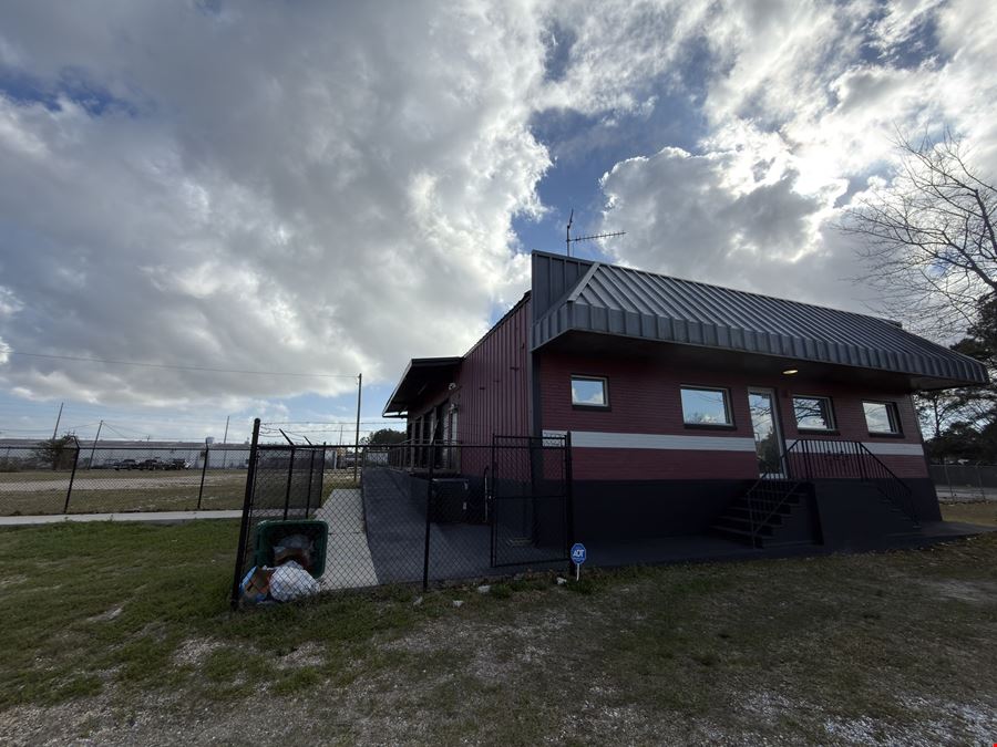 ±2,800 SF Industrial Facility on 1.76 Acres