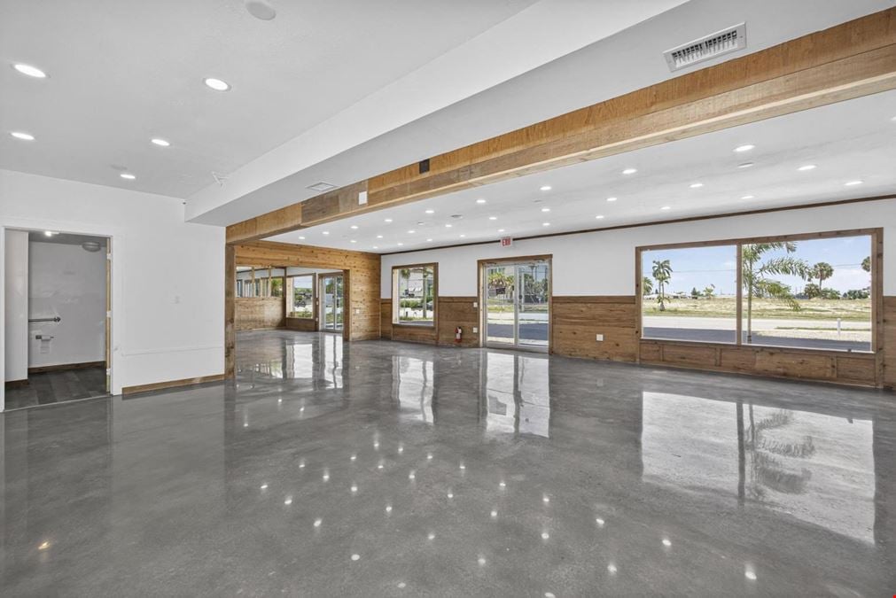 17707 San Carlos Blvd