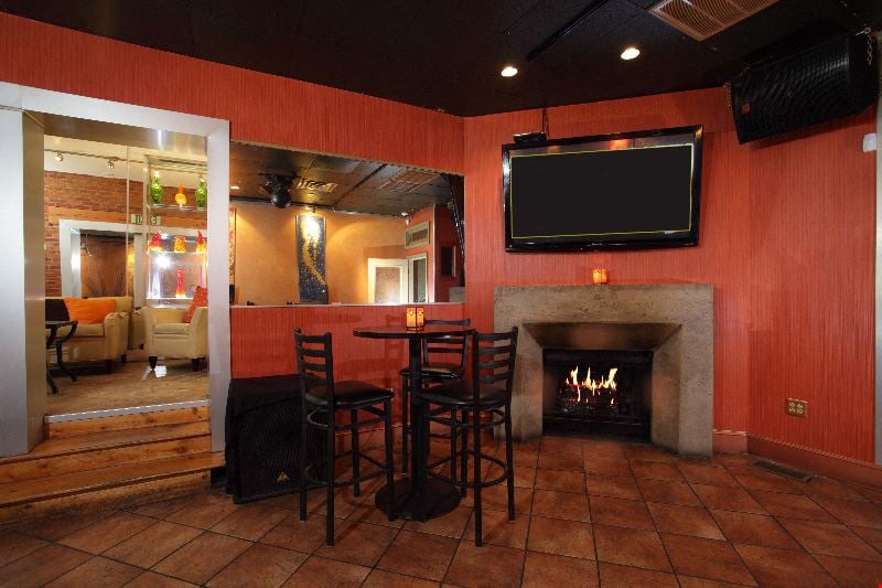 Upscale Lounge/Bar for Sale