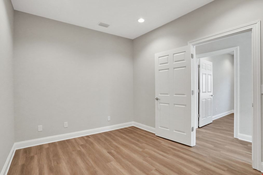 34 Roberts Village Court, Unit #202