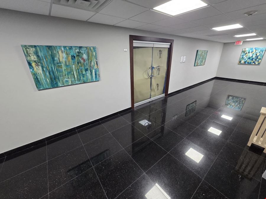 PREMIER OFFICE: Amazing opportunity to lease!