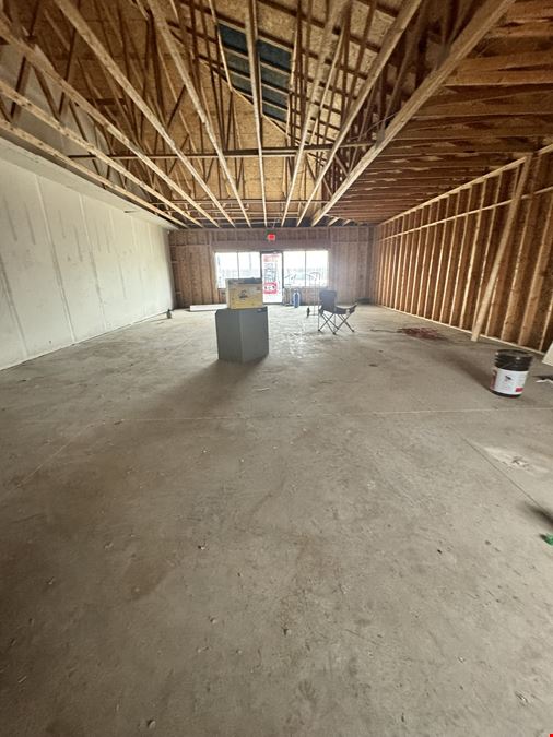 1702 W Laskey Rd