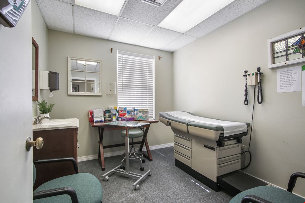 Spacious Medical Clinic in Prime Location in Doctor's Row in Metairie