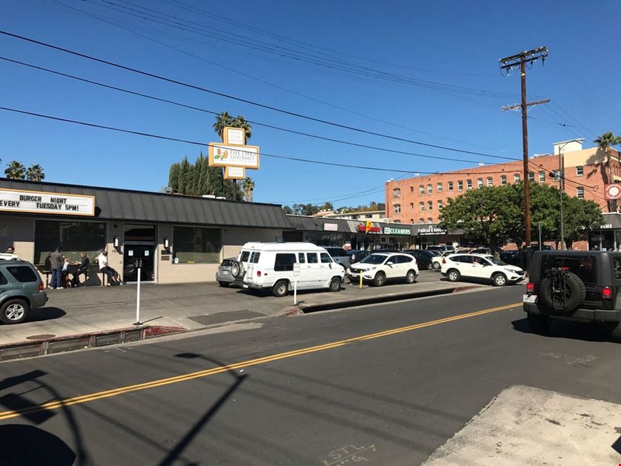 Turn Key Nail Salon in Bustling Hollywood Shopping Center
