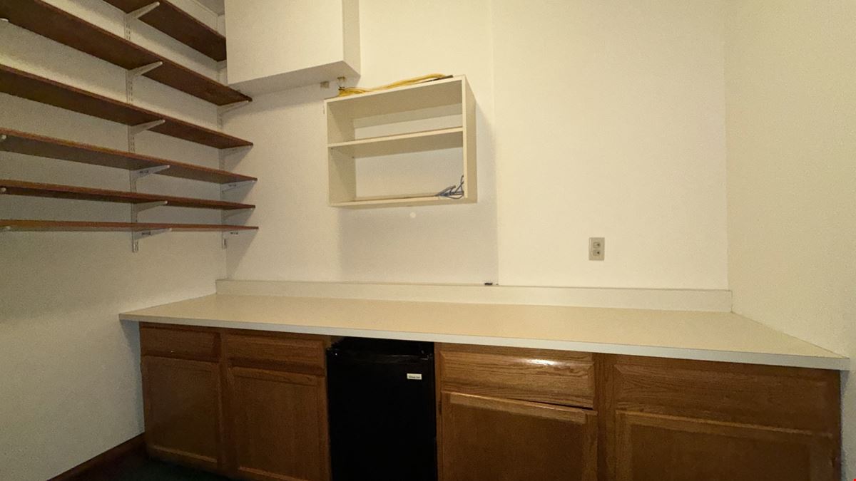 400 Commonwealth Ave #104C