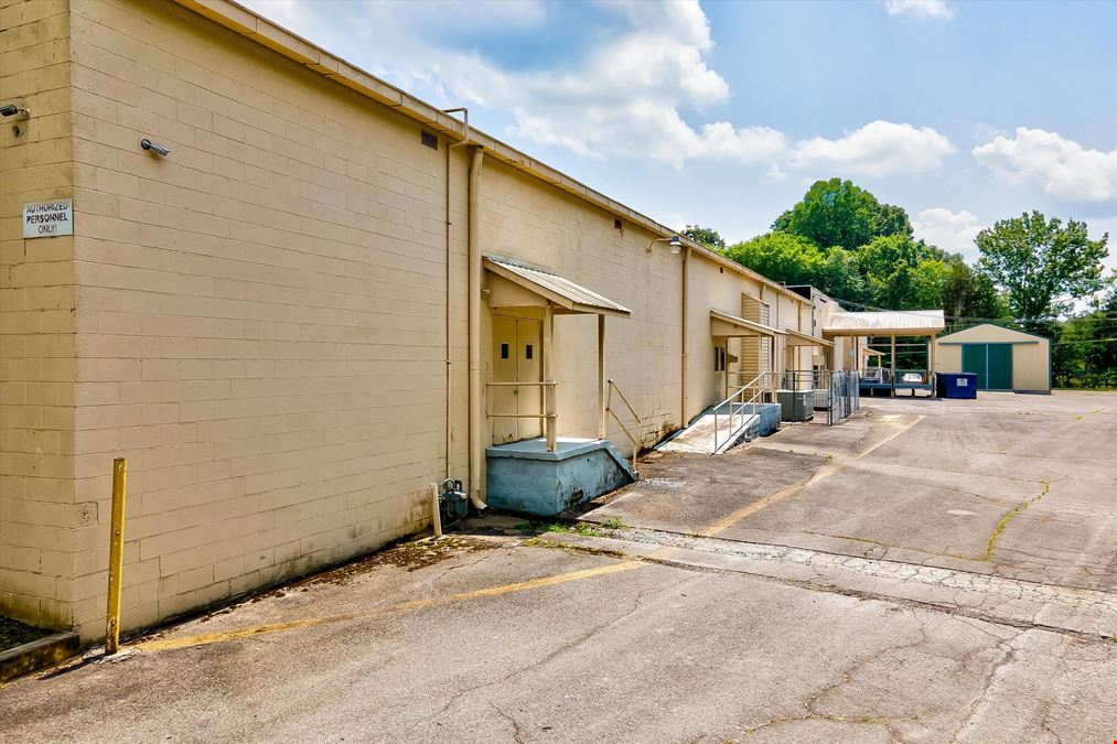 1059 E Tri County Blvd