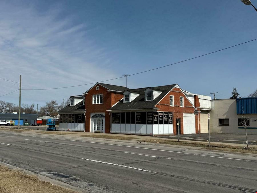 3377 Fort St