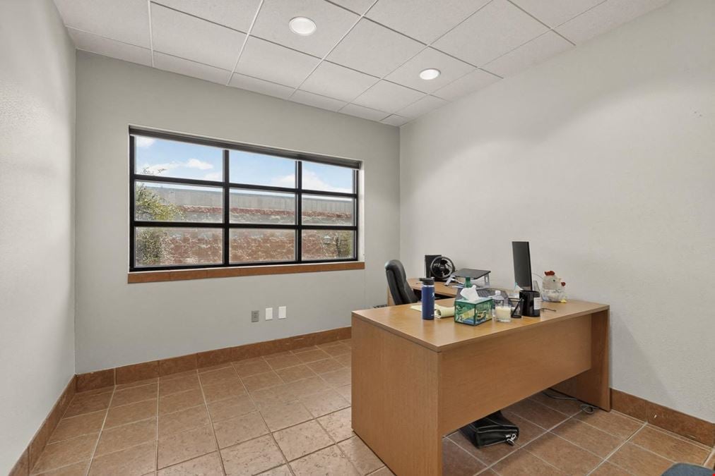 Free-Standing 2,908 SF Office with Montaño Frontage & 16 Spaces