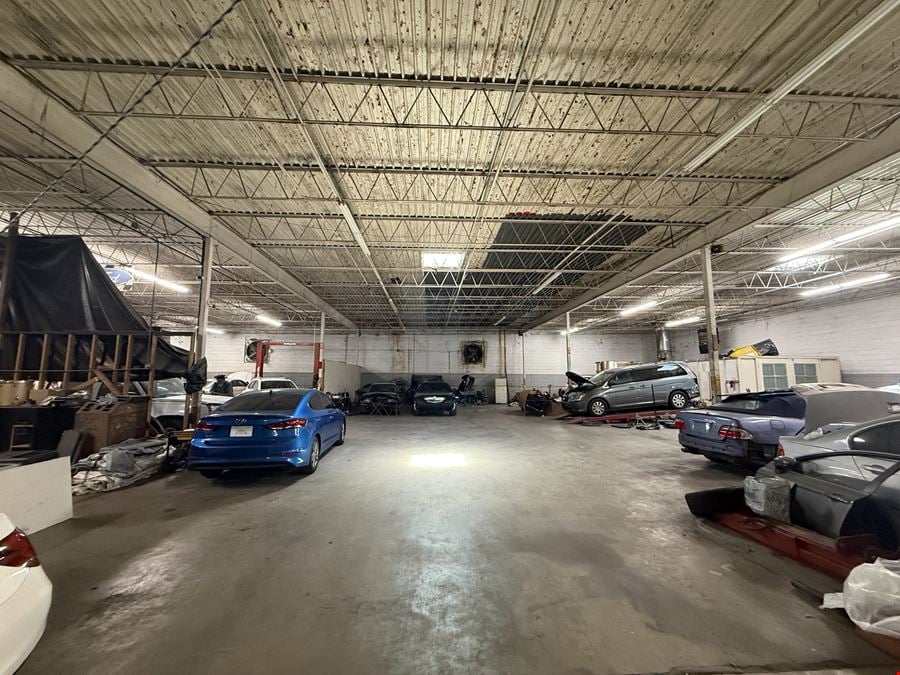 25,951 SF Light Industrial Warehouse | Lithonia, GA