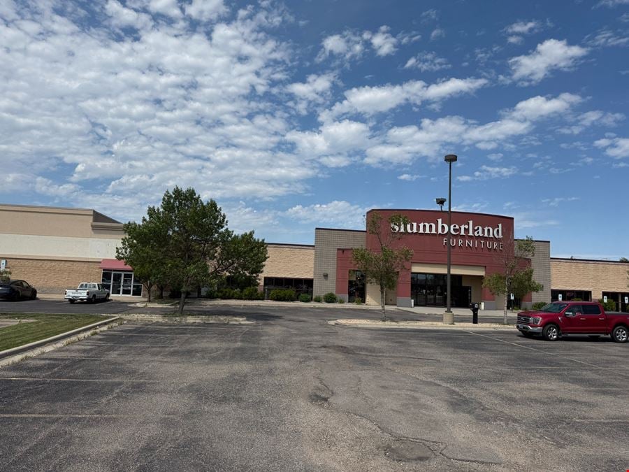 1,544 SF Retail Space in High-Traffic 13th Avenue Shopping Center