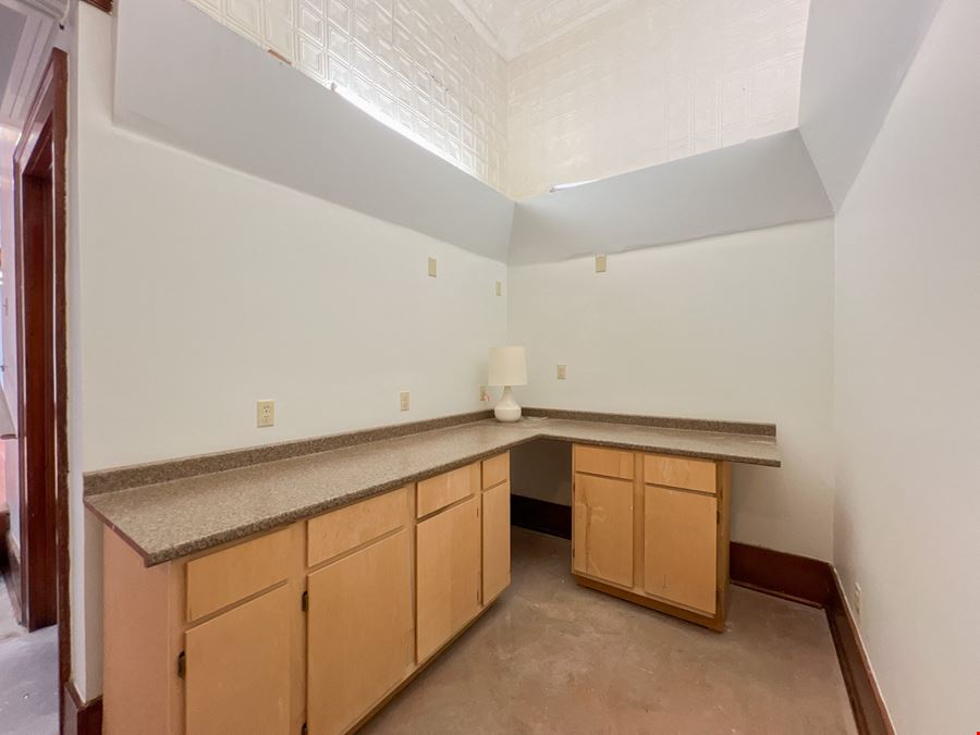 ±2,300 SF First Floor, Corner Retail/Office Space on Canal St