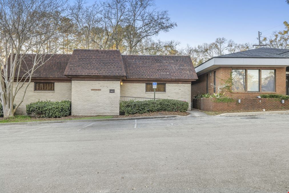 1612 W Plaza Dr