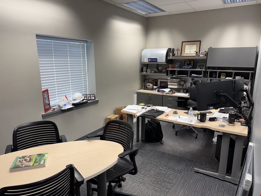 8,400 sq ft-Sale / 7,400 sq ft-Lease