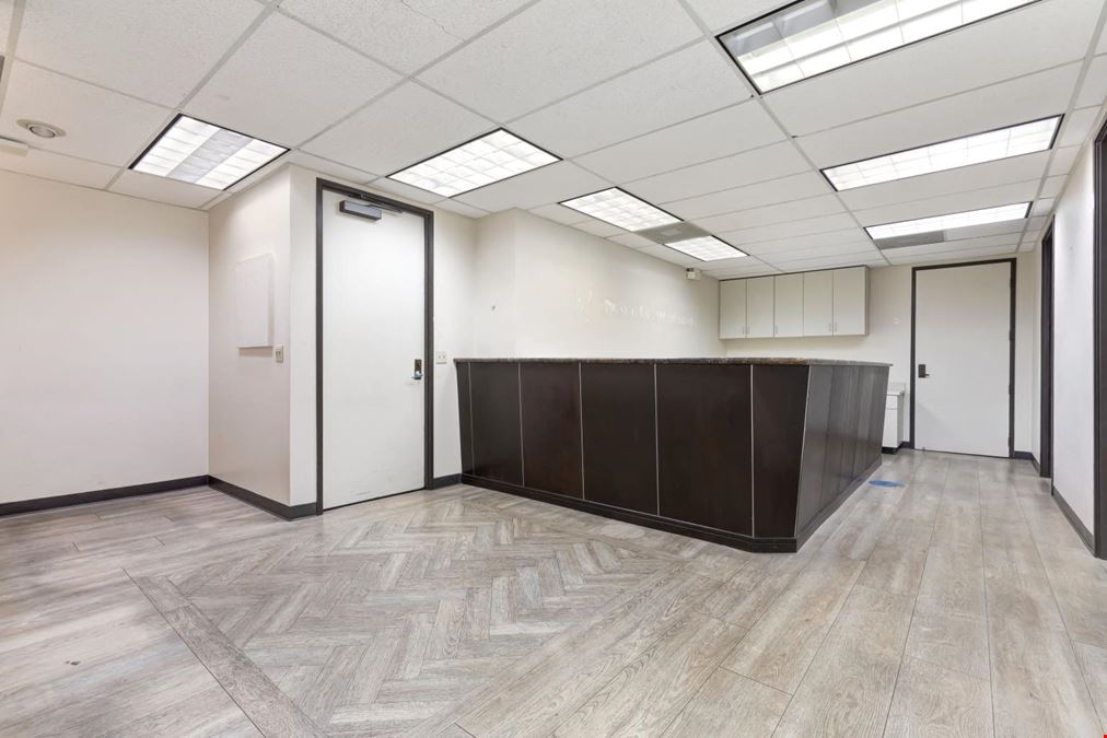 250 N Robertson
