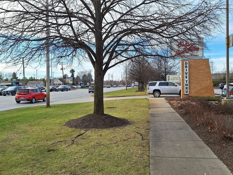 Patio Retail Centre | East End-Cap Space