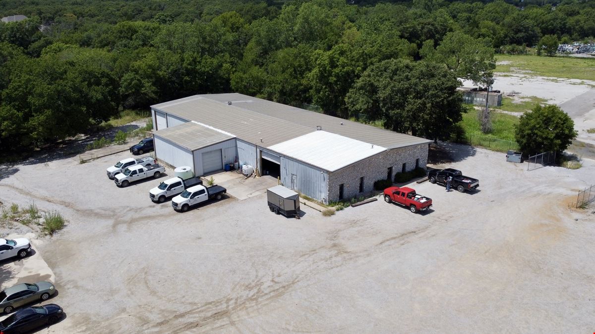 10,166 SF OFFICE/WAREHOUSE ON ±2 ACRE FENCED YARD