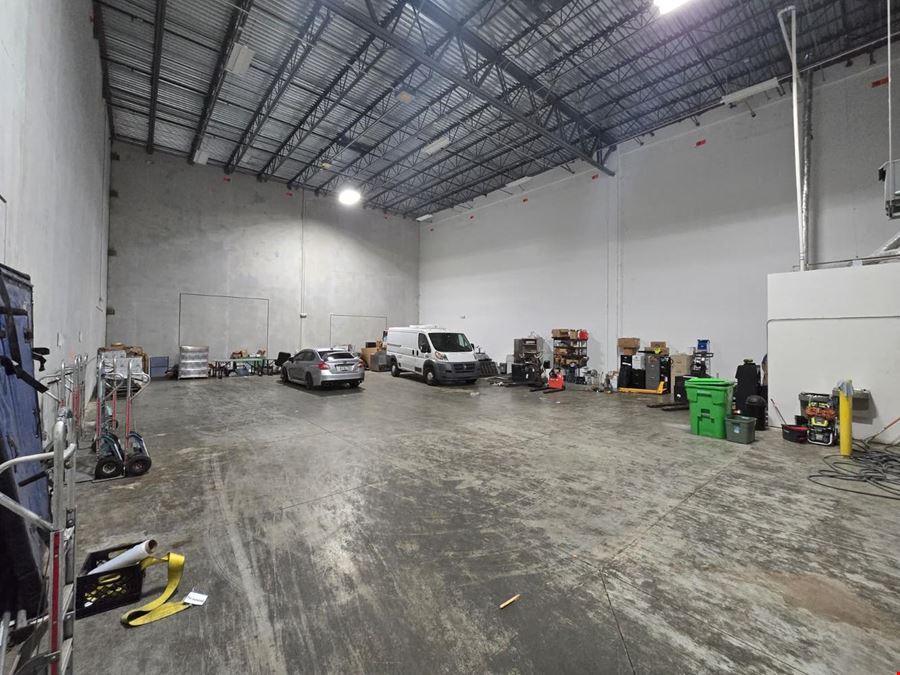 Office/Warehouse 1 Ramp & 1 Dock High Door