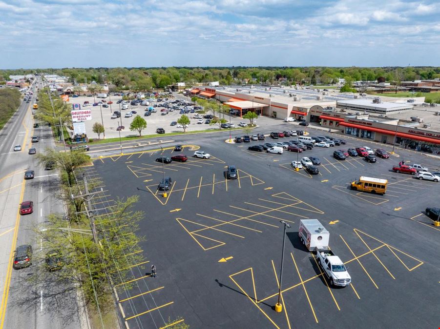 2135-2251 Belvidere Rd, Waukegan, IL