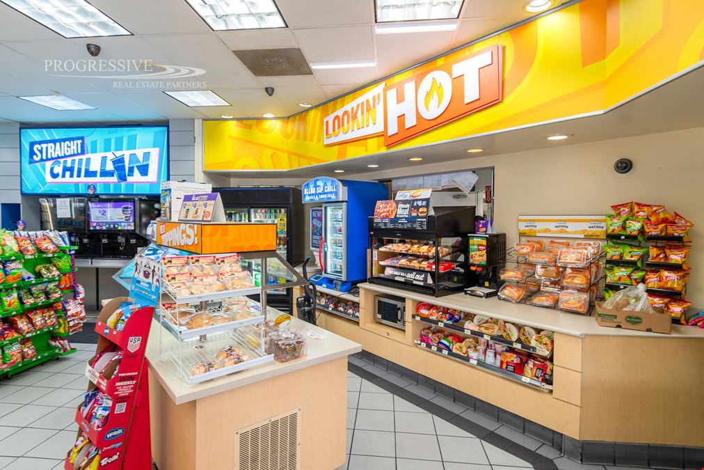 ARCO Gas with AM/PM C-Store with Real Estate