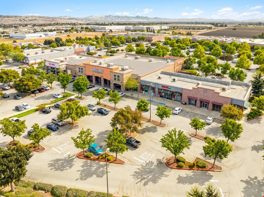 Gilroy Crossing Community Center