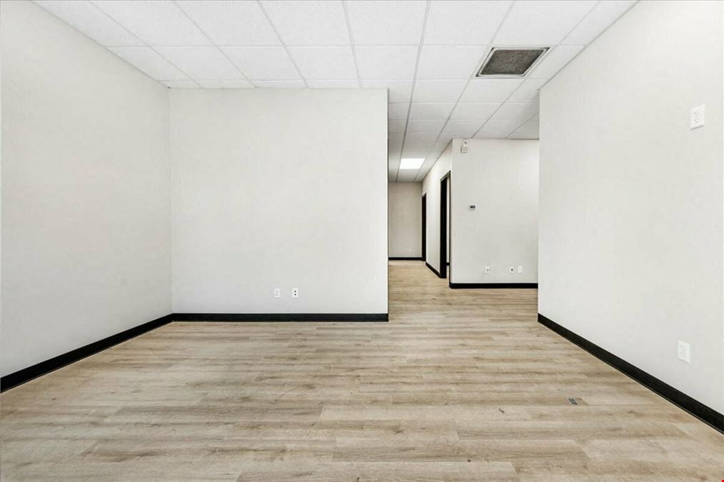 ±5,000 SF of Warehouse/Office Space in NW Visalia, CA
