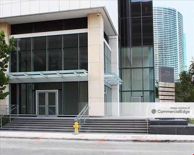 Brickell World Plaza