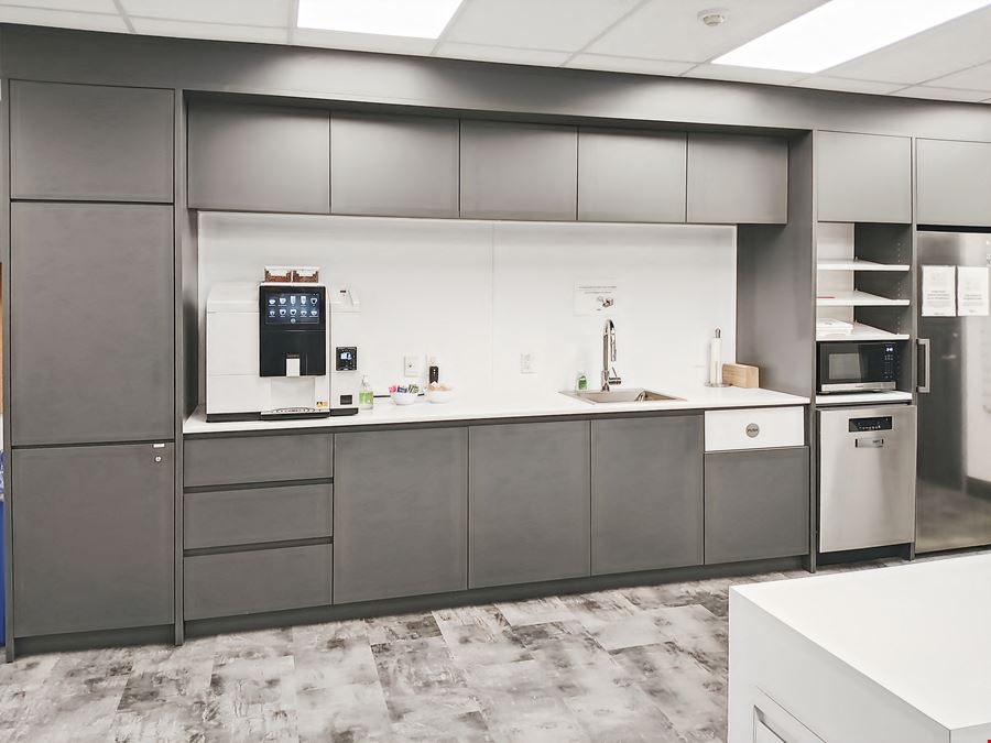 Regus - Sherbrooke - King Street West
