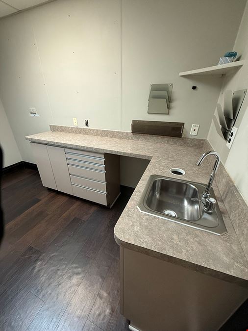 Medical/Office Suite For Lease
