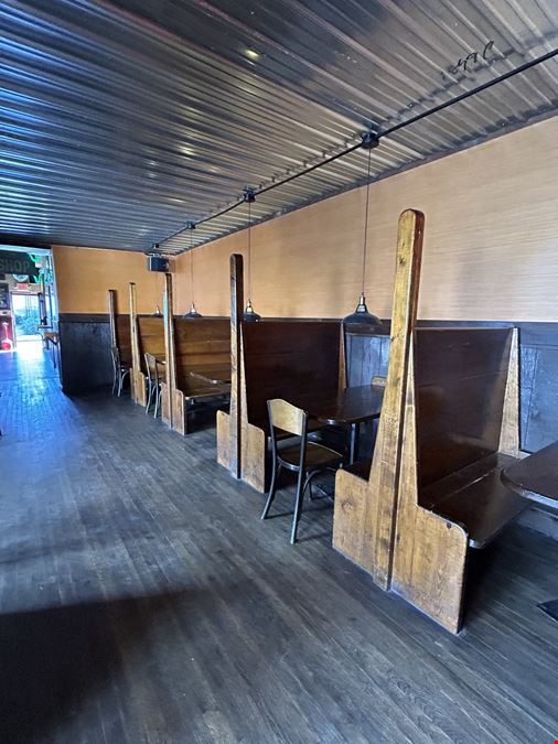 HuckleBuck's Craft Beer and Cocktail Bar