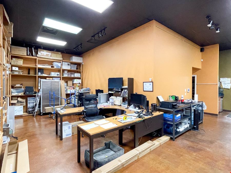 Climate Controlled Office / Warehouse Suite for Lease