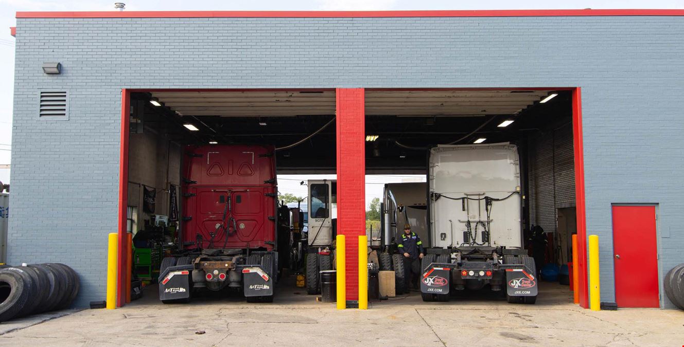 90 Door Truck Terminal for Lease | Divisible | 3000 W. 36th Street, Chicago, IL 60632