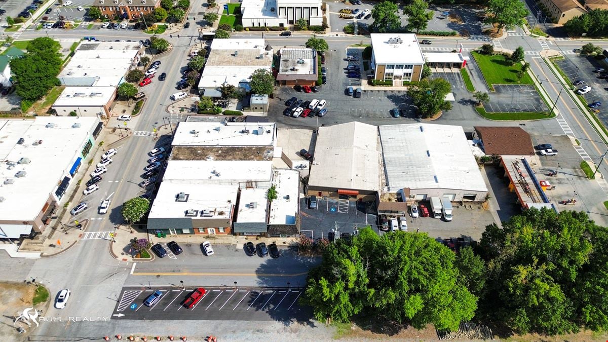 Warehouse/Showroom with Retail Frontage | ±7,554 SF | For Lease