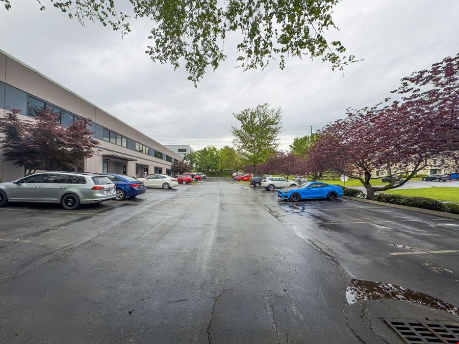 Multi-Tenant Flex Investment Property