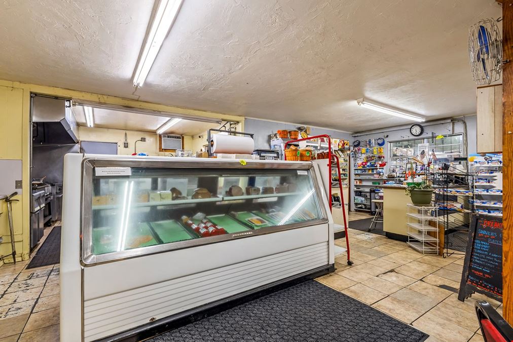 Convenience Store in Naples, TX for Sale