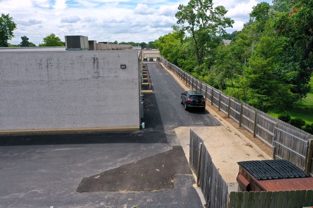 Glen Knolls Shopping Center