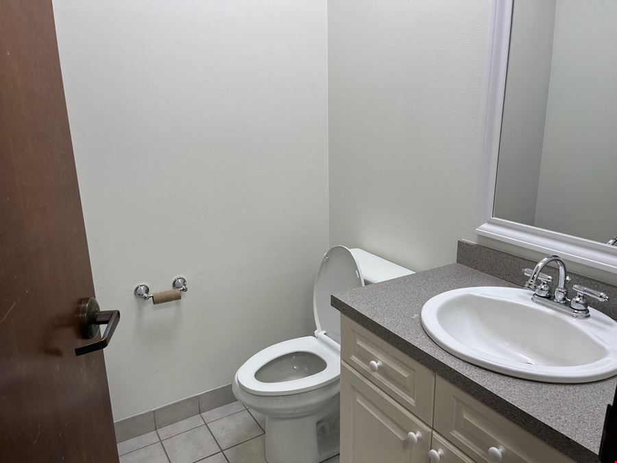 800 SF ~ Professional Office Space For Lease ~ 1st Floor